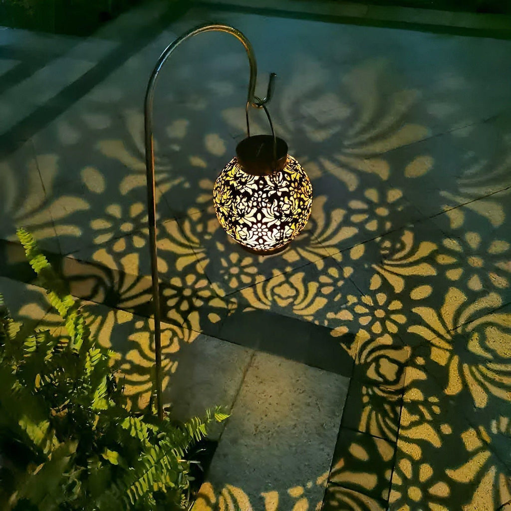Solar-Gartenlampe mit Ornament-Design – Warmweißes LED-Licht
