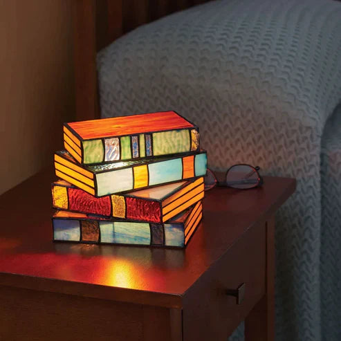 GlowBook – Gebeiztes gestapeltes Buch Lampe