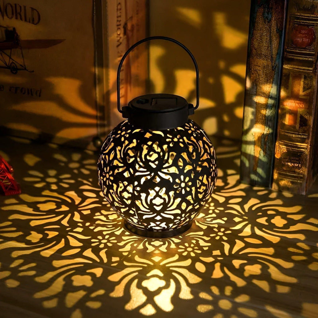 Solar-Gartenlampe mit Ornament-Design – Warmweißes LED-Licht