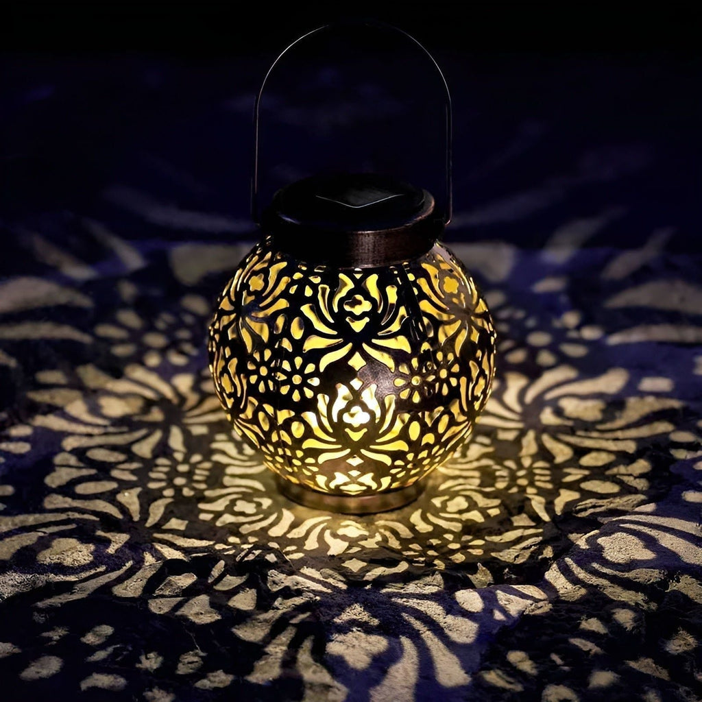 Solar-Gartenlampe mit Ornament-Design – Warmweißes LED-Licht