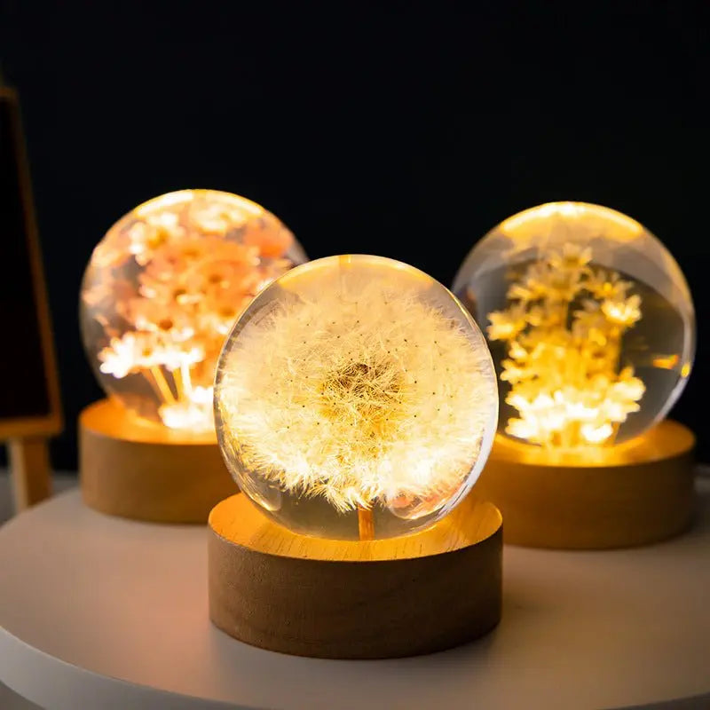 Kristallkugel-Lampe mit 3D-Blütenmotiv