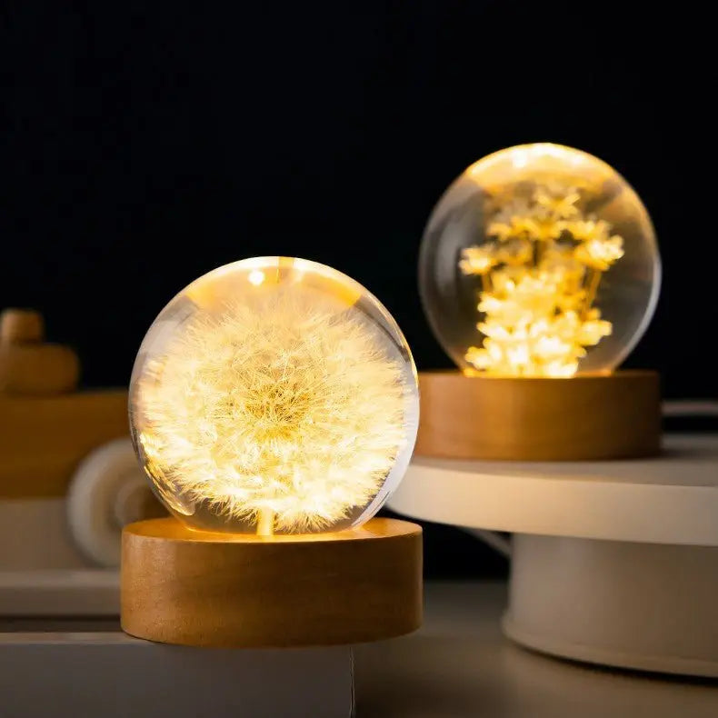 Kristallkugel-Lampe mit 3D-Blütenmotiv