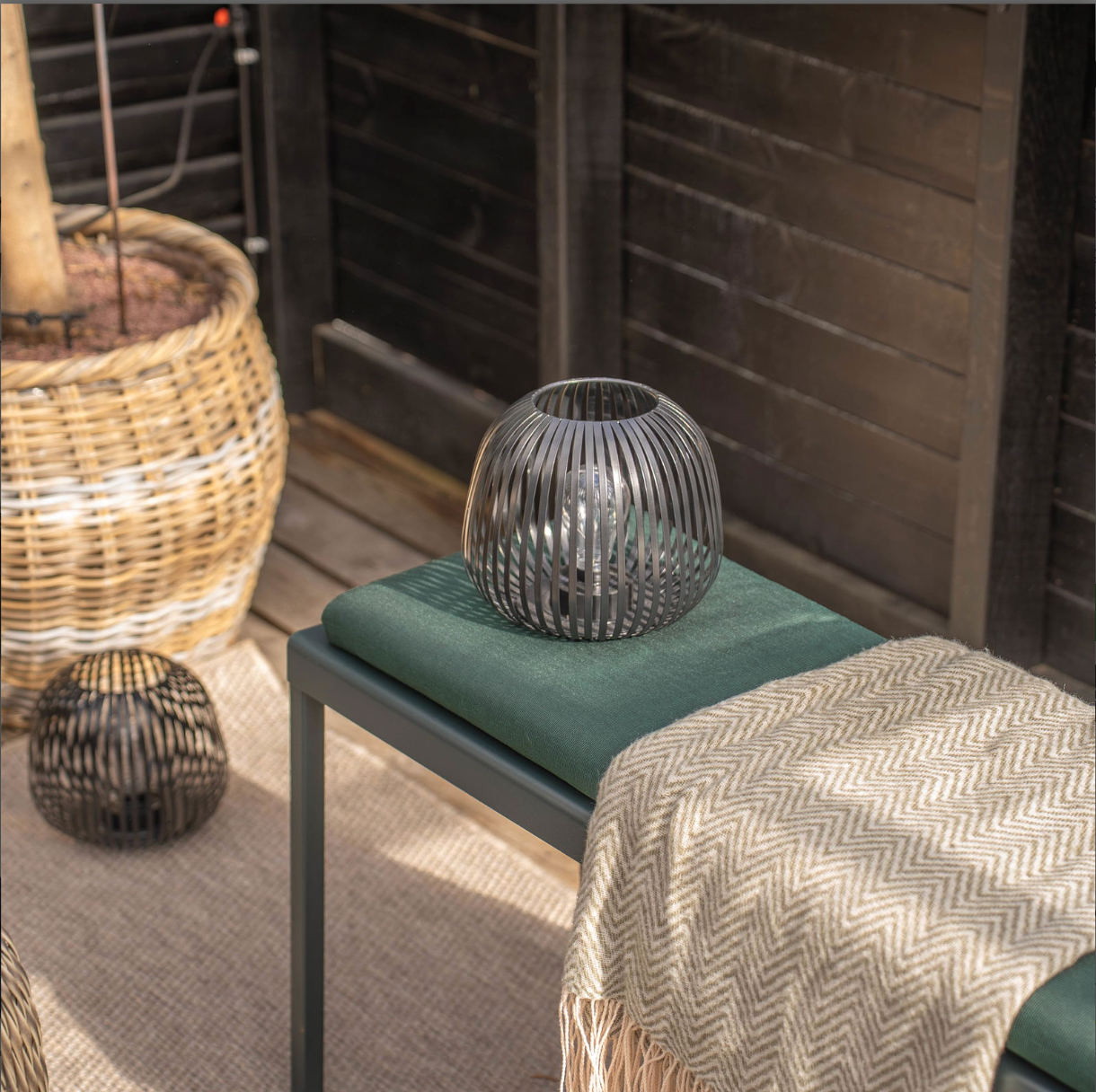 Solarlaterne Metall 20 cm – Automatisches warmweißes Licht