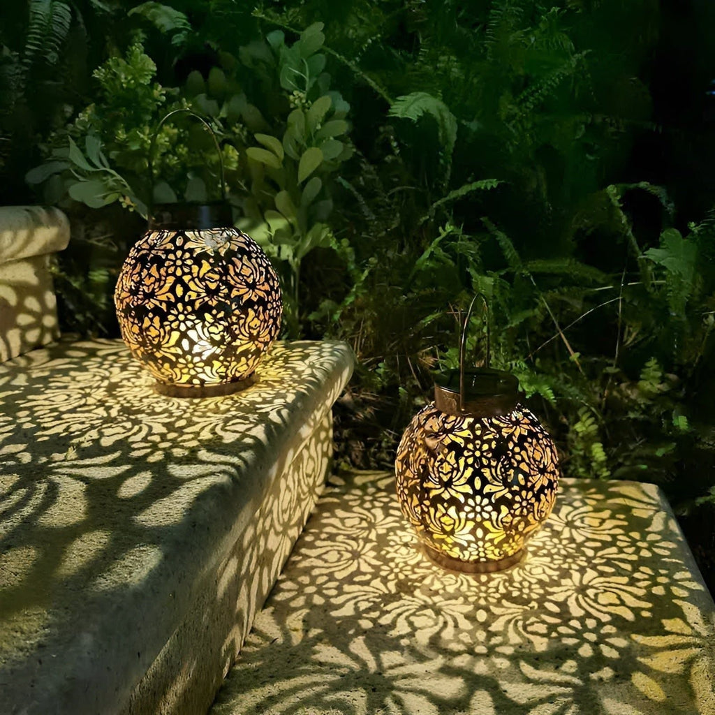 Solar-Gartenlampe mit Ornament-Design – Warmweißes LED-Licht