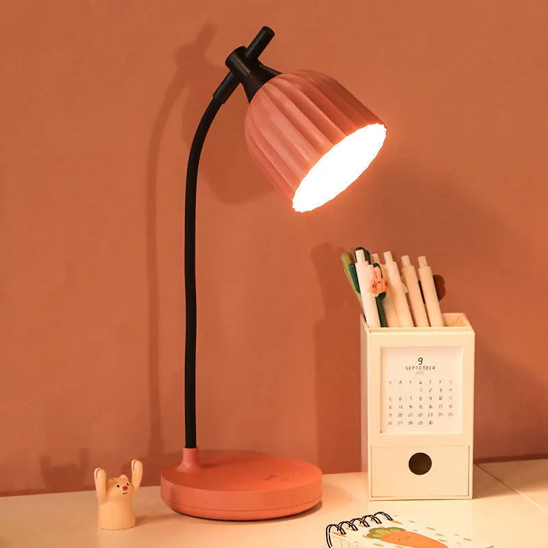 Schreibtischlampe LED dimmbar – Flexible Leuchte für Schreibtisch & Nachttisch