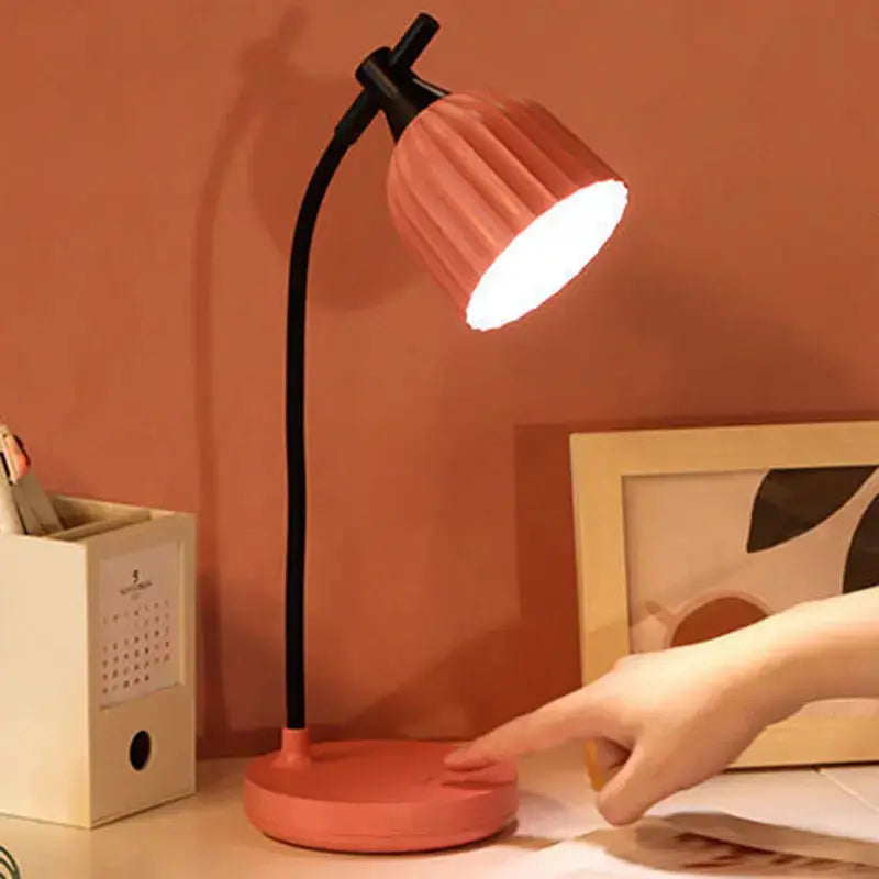 Schreibtischlampe LED dimmbar – Flexible Leuchte für Schreibtisch & Nachttisch