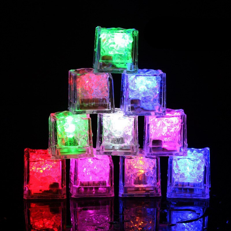 Leuchtende LED-Eiswürfel