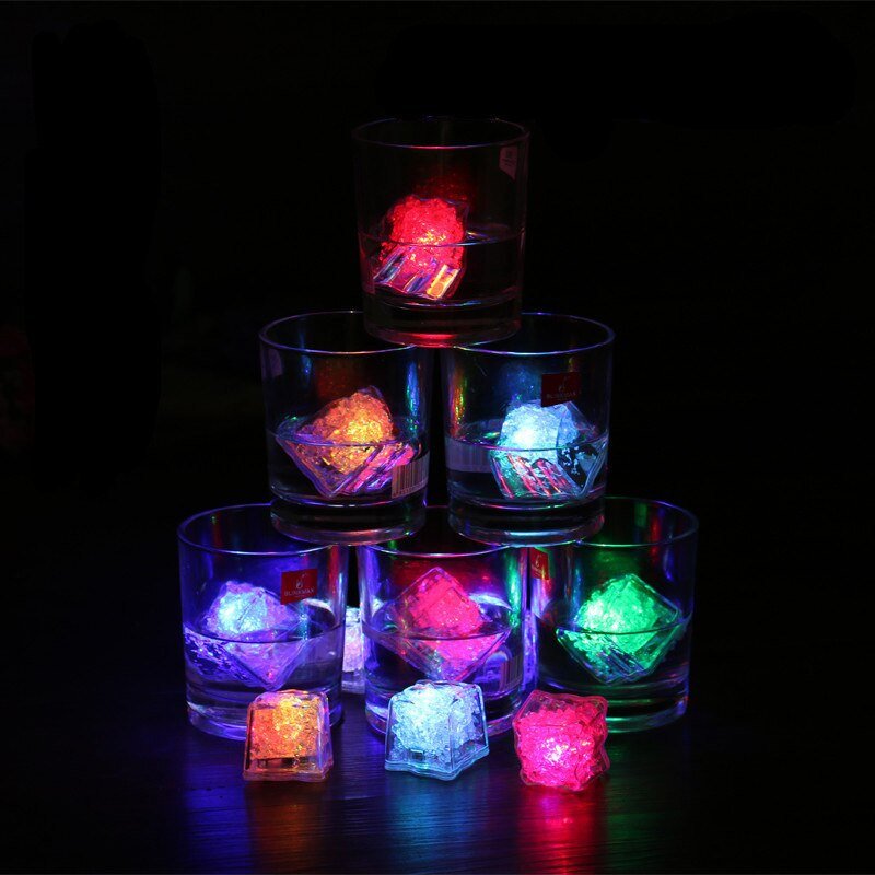 Leuchtende LED-Eiswürfel