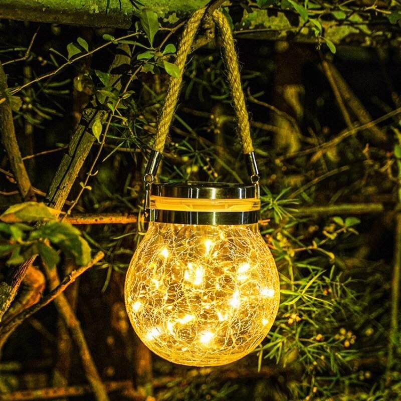 Solar-Gartenlaterne aus Glas mit LED-Lichterkette